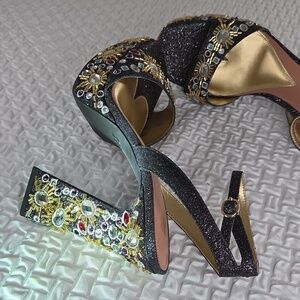 GB Embellished Enchantment Black Platform Sandals 10M with Gold Accents.